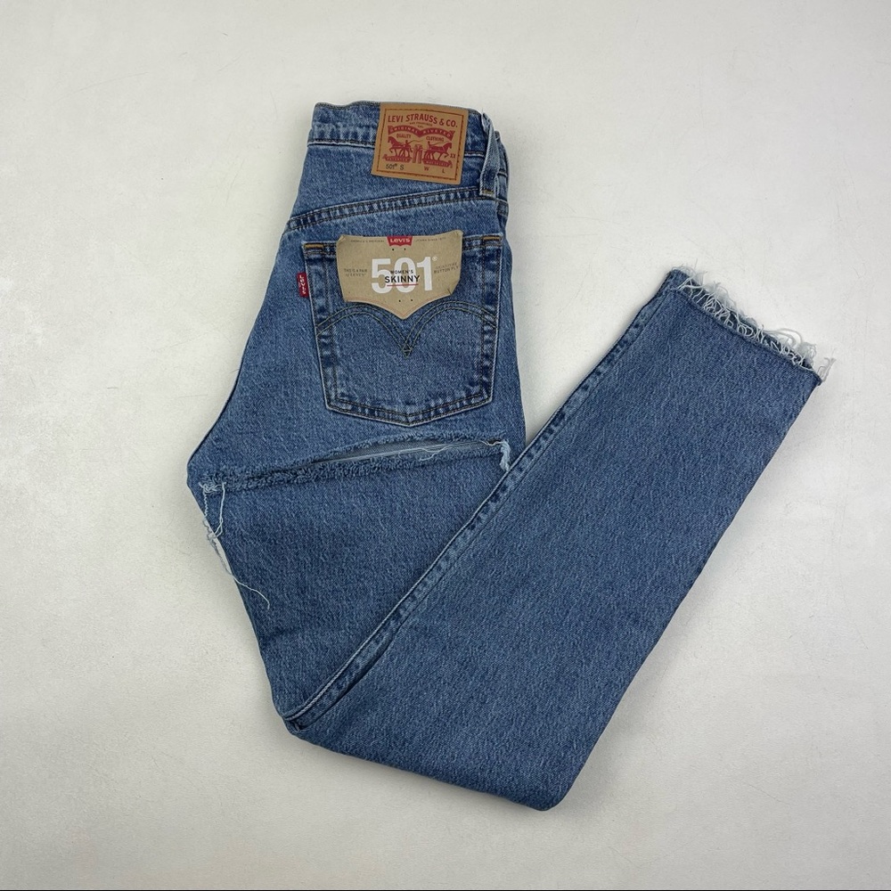 Levi’s 501 High Waist Wedgie Butt Rip / Ass Rip Jeans - Picture 2 of 9
